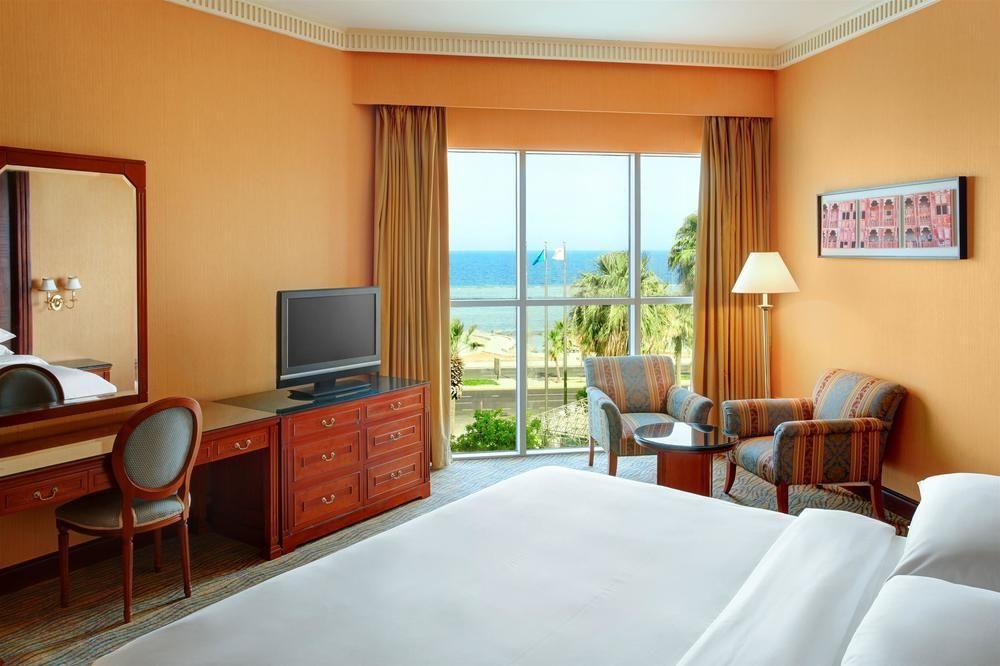 Sheraton Jeddah Hotel - Saudi Brothers Commercial Company Branch Exterior foto A room at the Hilton Sharm El Sheikh