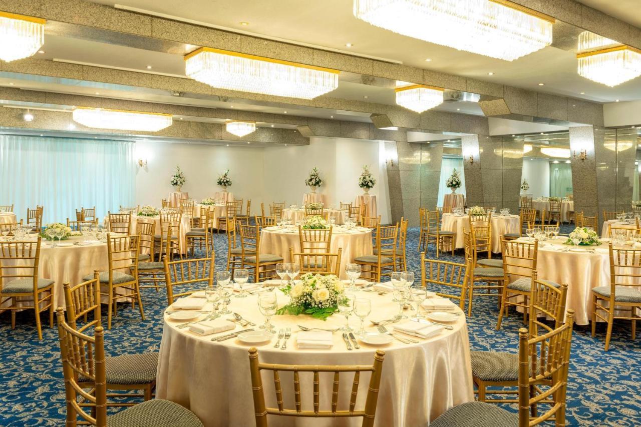 Sheraton Jeddah Hotel - Saudi Brothers Commercial Company Branch Exterior foto The ballroom