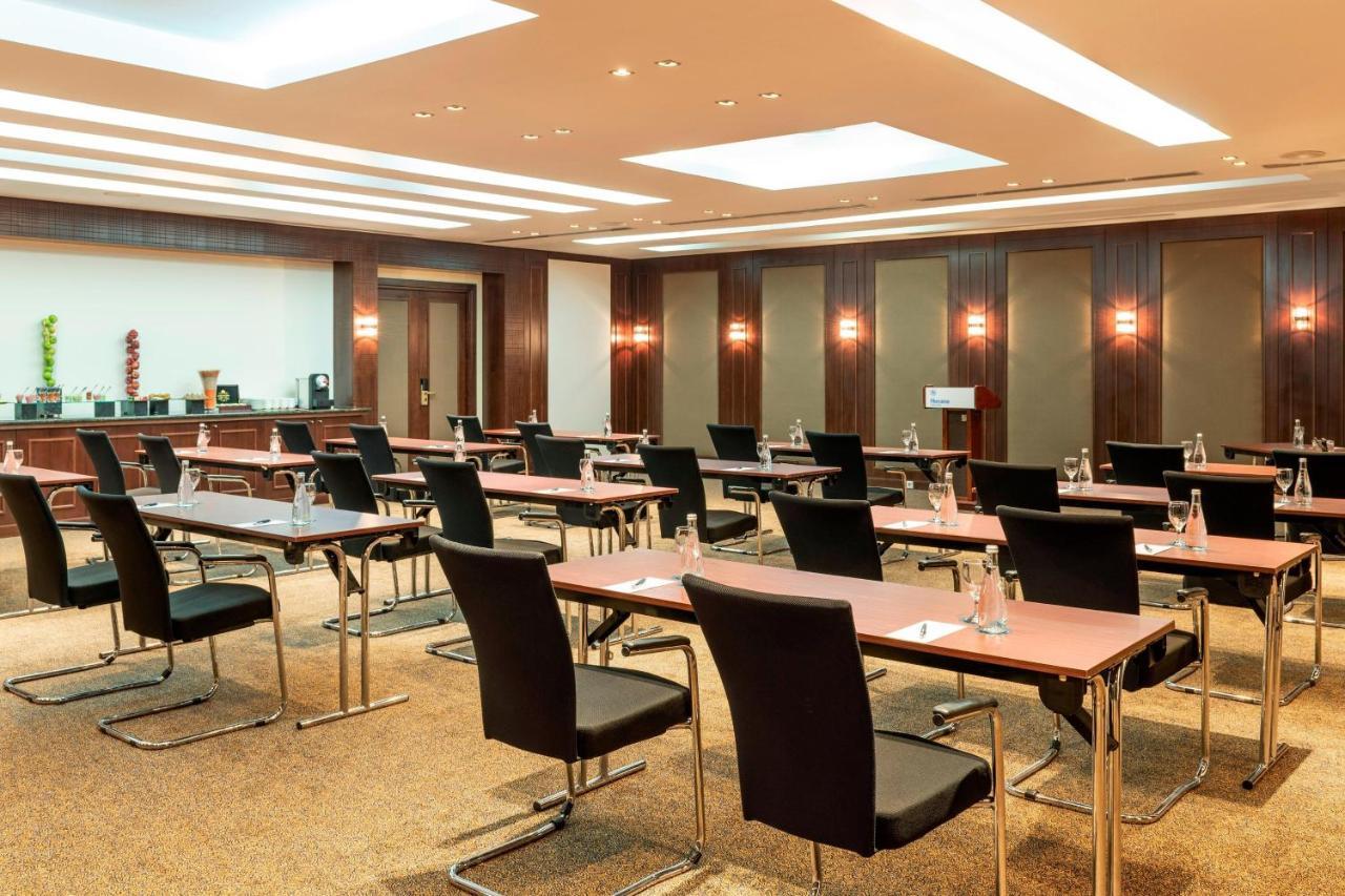 Sheraton Jeddah Hotel - Saudi Brothers Commercial Company Branch Exterior foto Meeting room