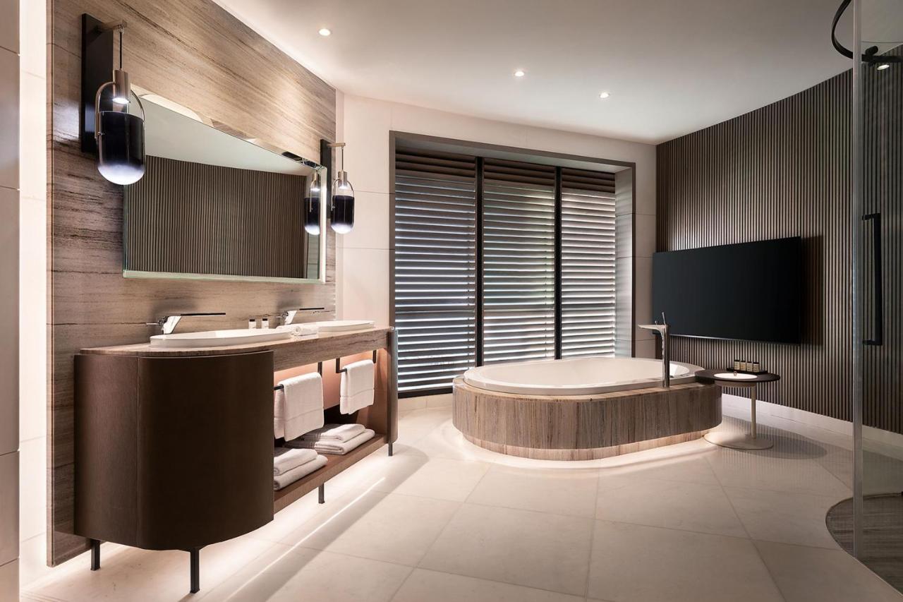 Sheraton Jeddah Hotel - Saudi Brothers Commercial Company Branch Exterior foto Bathroom