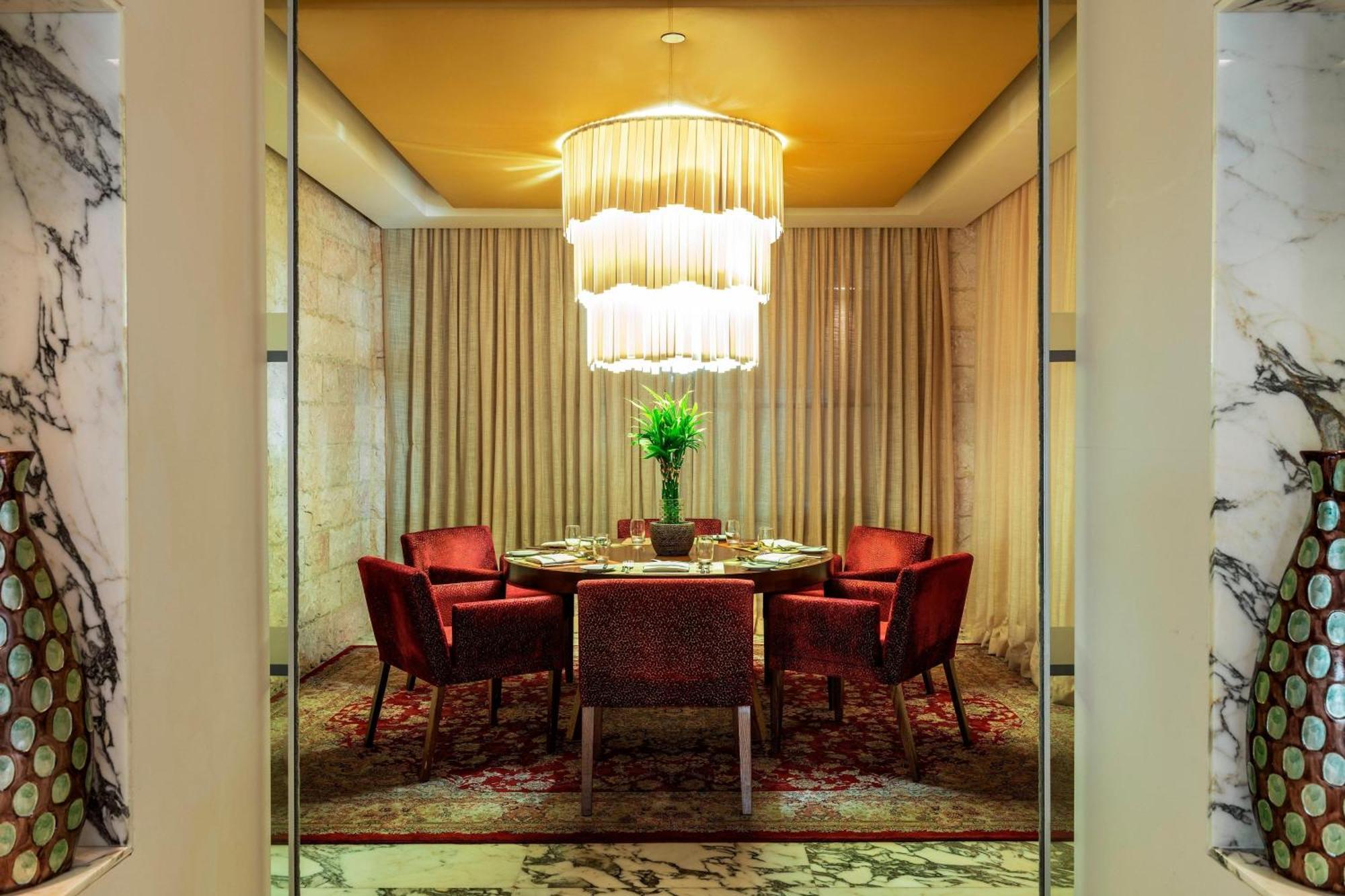 Sheraton Jeddah Hotel - Saudi Brothers Commercial Company Branch Exterior foto A private dining room at the restaurant