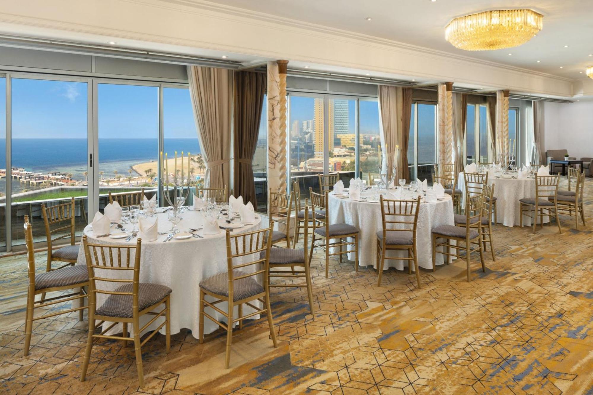 Sheraton Jeddah Hotel - Saudi Brothers Commercial Company Branch Exterior foto The ballroom
