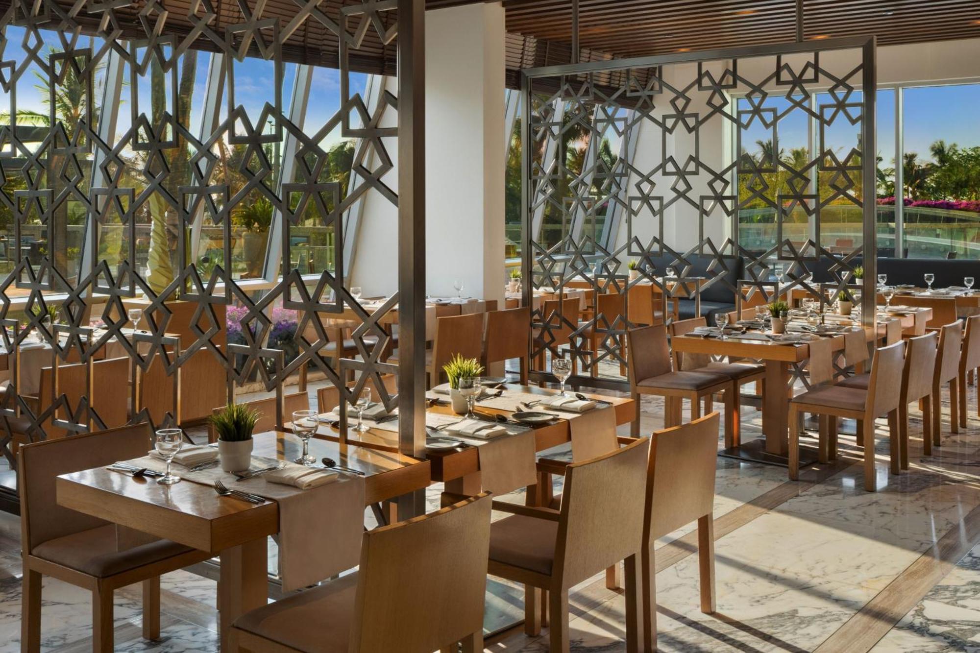 Sheraton Jeddah Hotel - Saudi Brothers Commercial Company Branch Exterior foto The restaurant